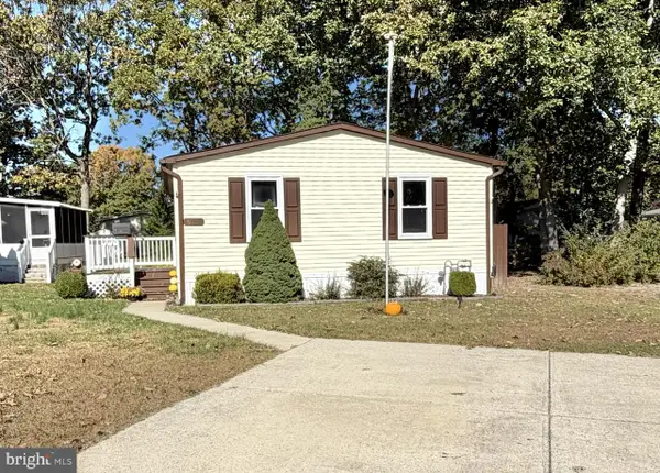 62-a Hazeltop Dr, SICKLERVILLE, NJ 08081