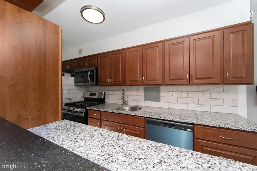 807 Barclay Towers Walk, Cherry Hill, NJ 08034 - #2