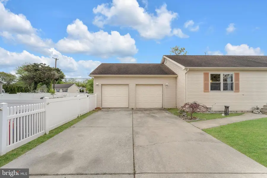 110 S 10th St, Del Haven, NJ 08251 - #2