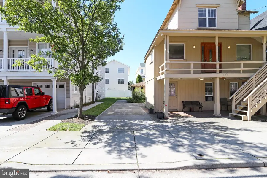 208 E Maple Ave, Wildwood, NJ 08260 - #3