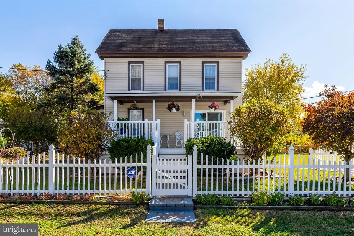 212 E Jefferson St, Paulsboro, NJ 08066 - Image #1