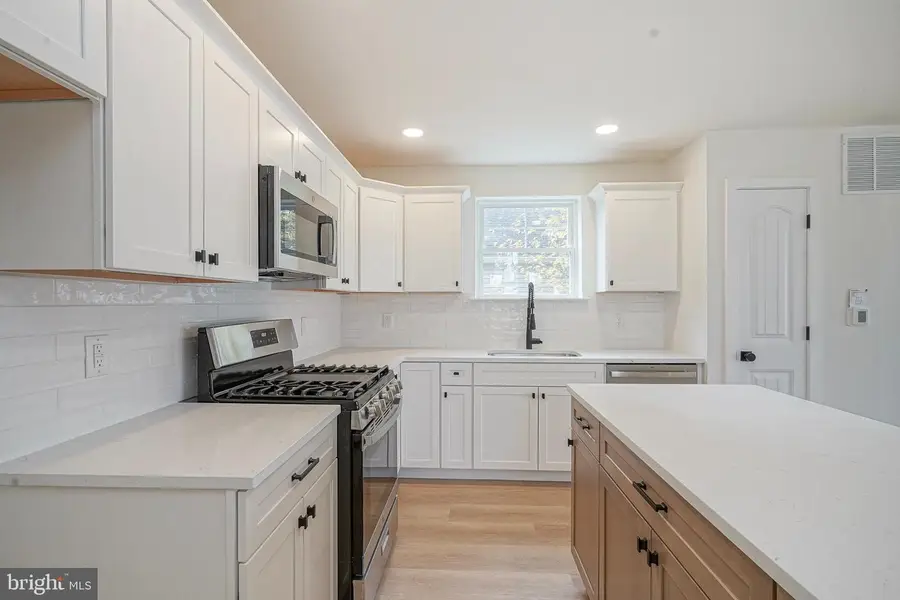 300 Lincoln Ave, Paulsboro, NJ 08066 - Image #3