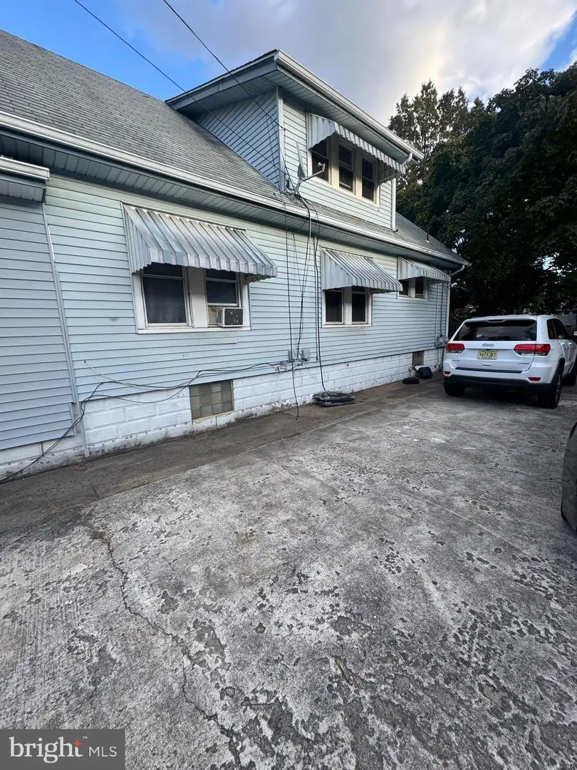 424 W Broad St, Paulsboro, NJ 08066 - Image #1