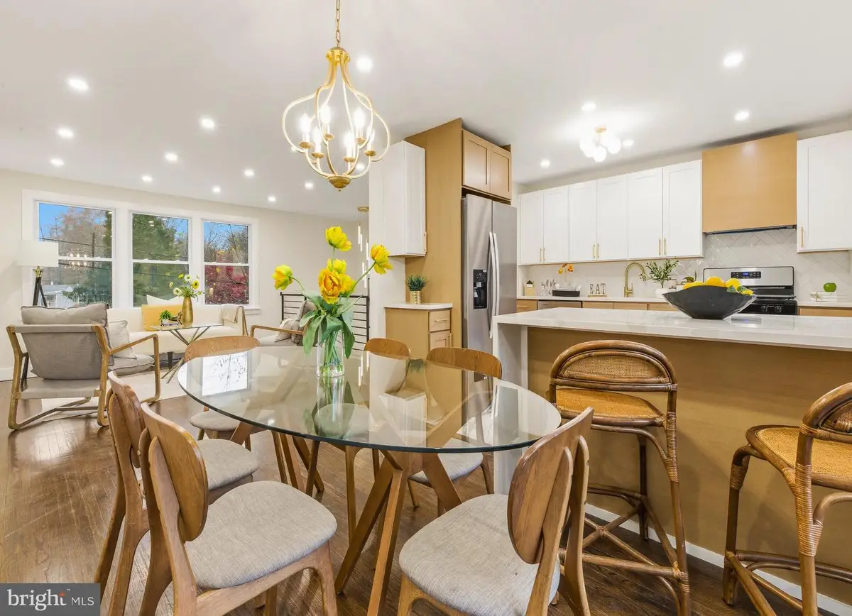 371 Wedgewood Dr, Blackwood, NJ 08012 - Image #1