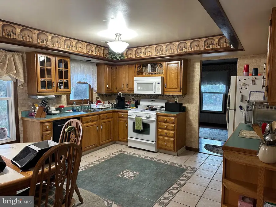 24 Mcintosh Rd, Sewell, NJ 08080 - Image #2