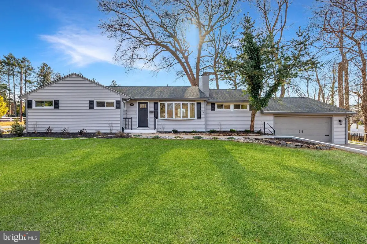 240 Elm Ave, Woodbury Heights, NJ 08097 - Image #1