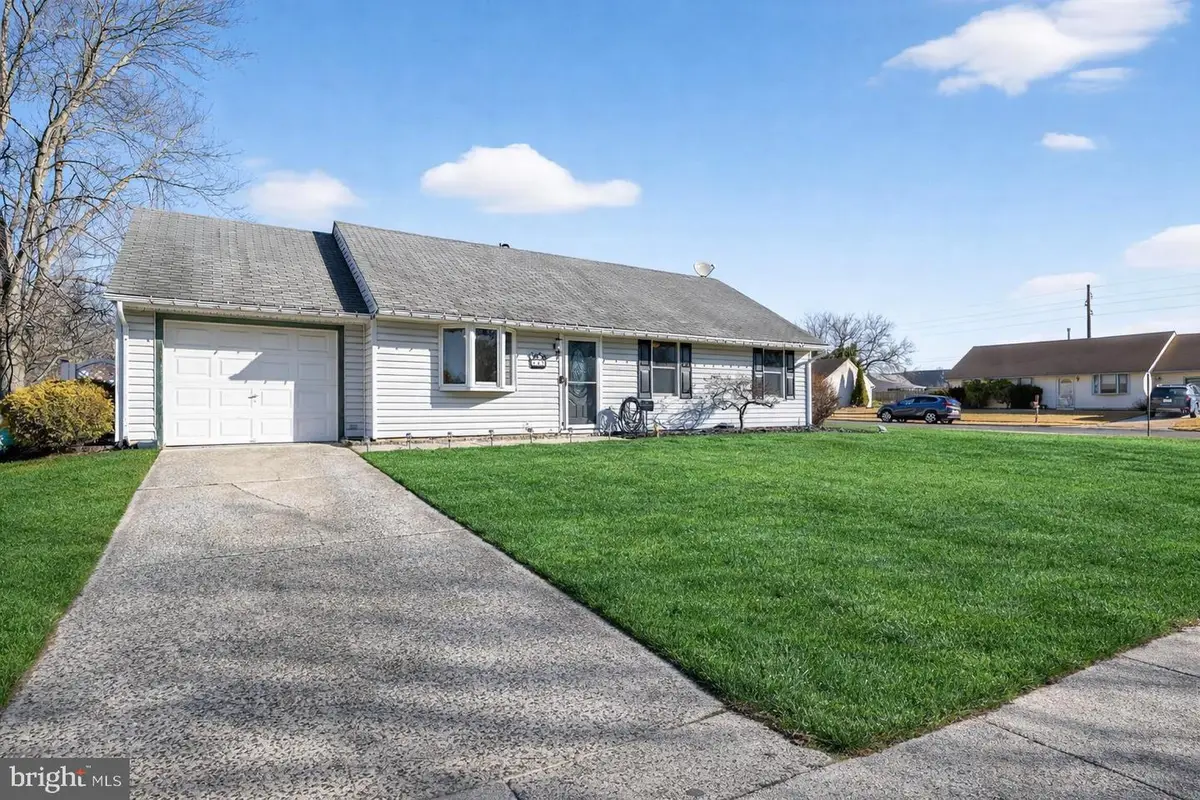 545 Berkshire Dr, Williamstown, NJ 08094 - Image #1