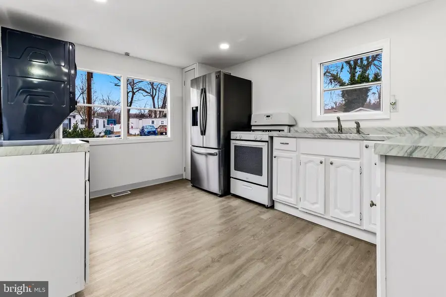 6 Marathon Dr, Mantua, NJ 08051 - Image #3