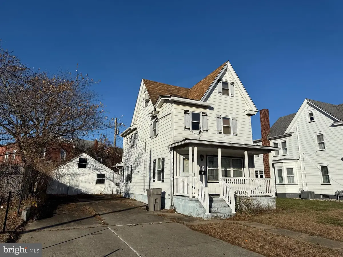 712 Billings Ave, Paulsboro, NJ 08066 - Image #1