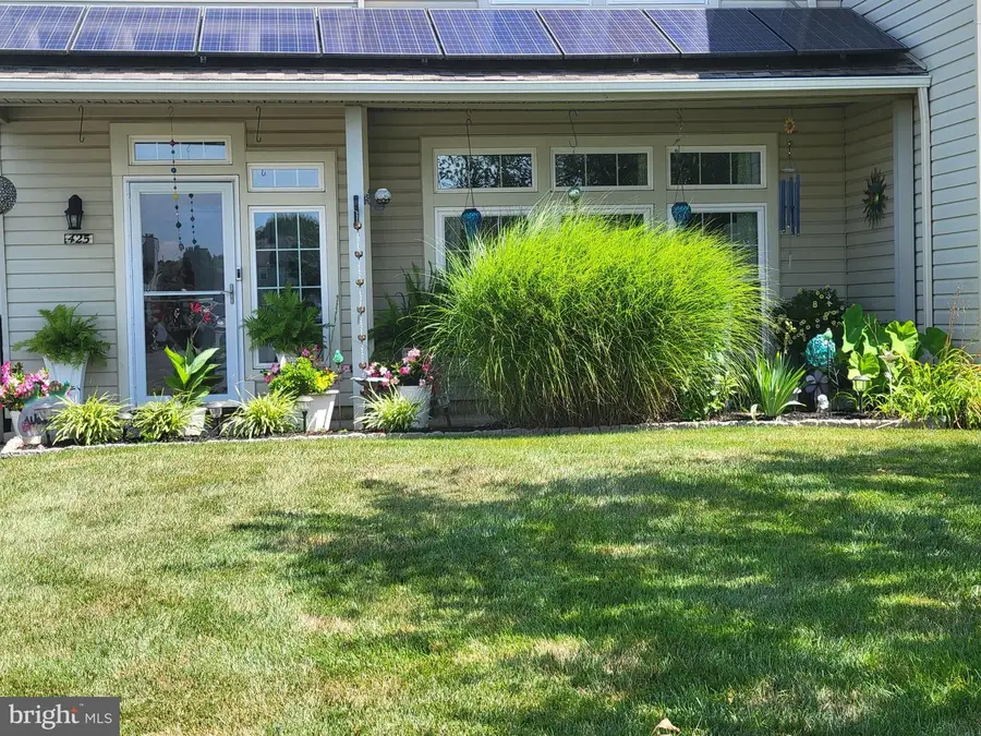 425 Longfellow Dr, Williamstown, NJ 08094 - Image #2