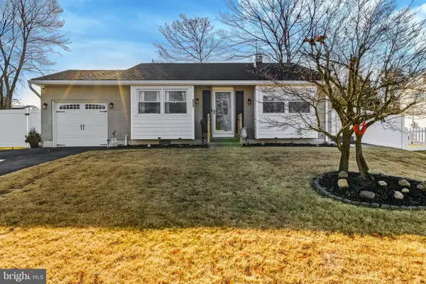 423 Greenview, TURNERSVILLE, NJ 08012