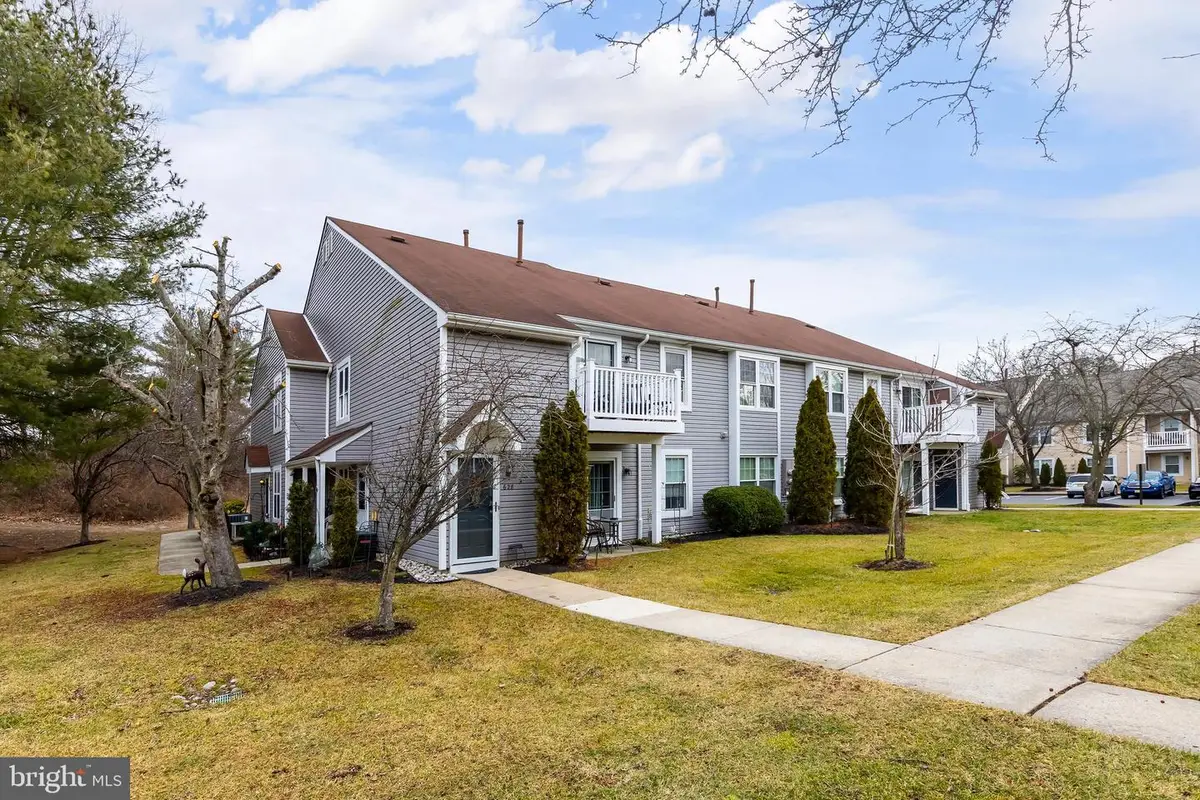 628 Yorkshire Ct, Sewell, NJ 08080 - Image #1