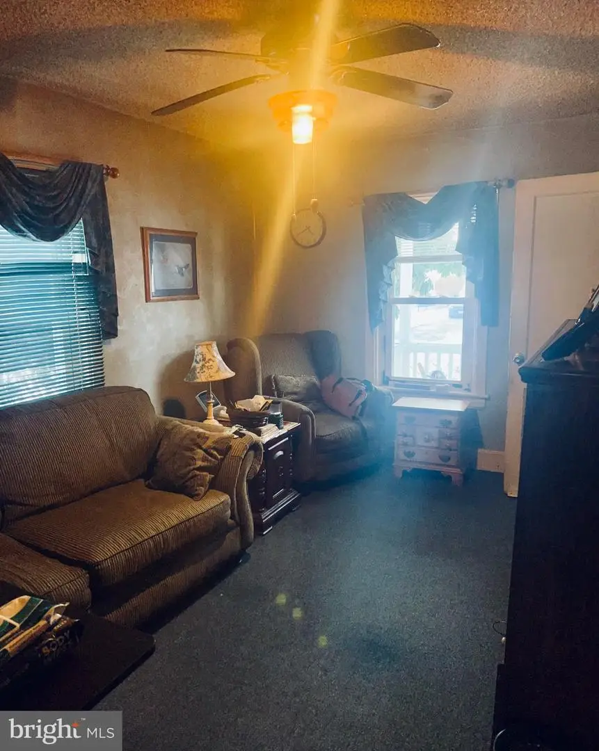 209 Greenwich Ave, Paulsboro, NJ 08066 - #3