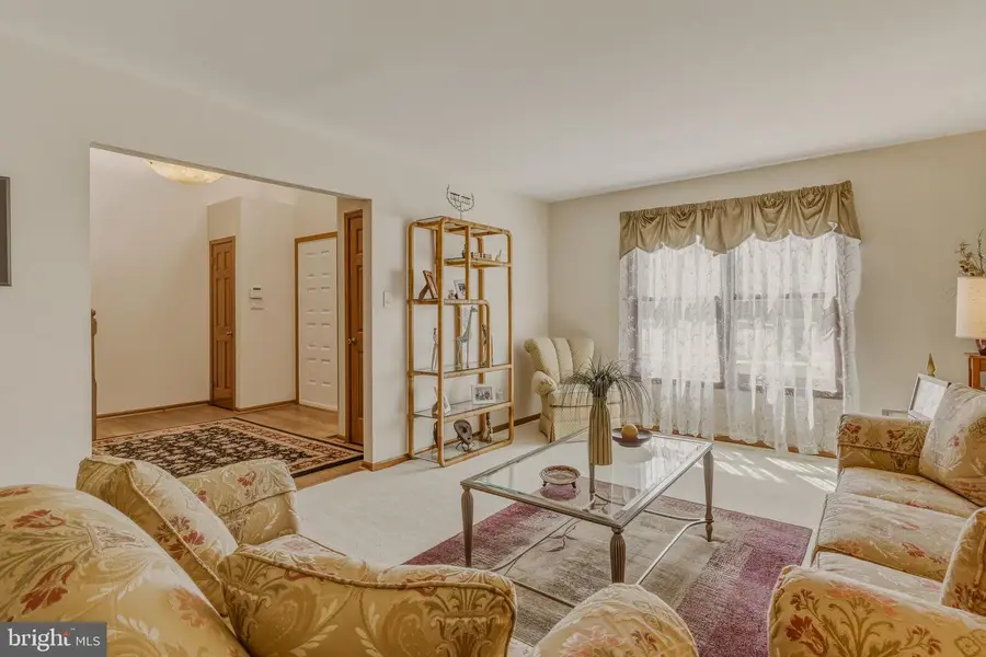 8 Rothschild Ct, West Deptford, NJ 08096 - #3