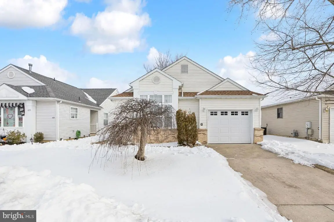 631 Barbados Dr, Williamstown, NJ 08094 - #1