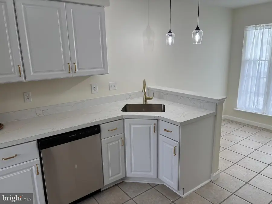 1103 Meadows Dr, Williamstown, NJ 08094 - #3