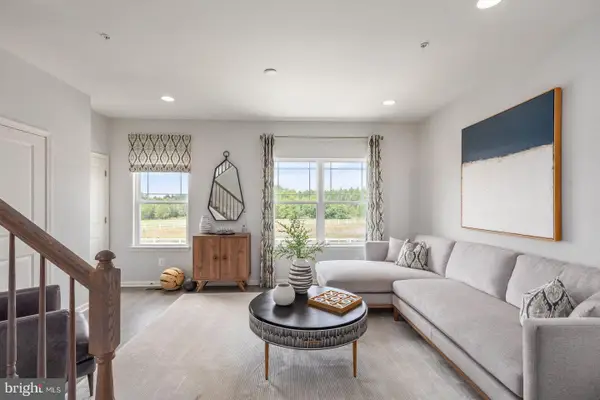 6 Victorian Way, WEST DEPTFORD, NJ 08096