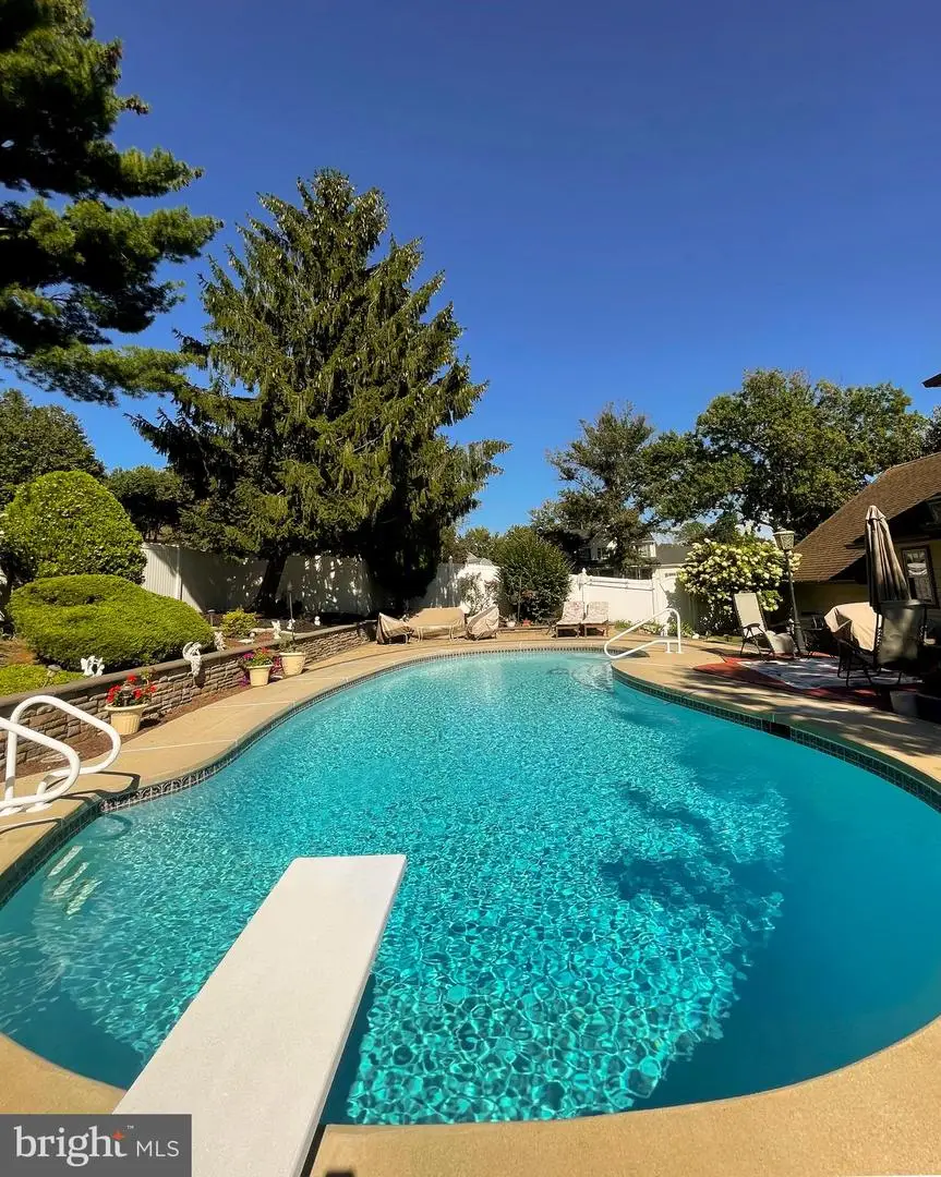 15 Tattersall Dr, West Deptford, NJ 08051 - #1