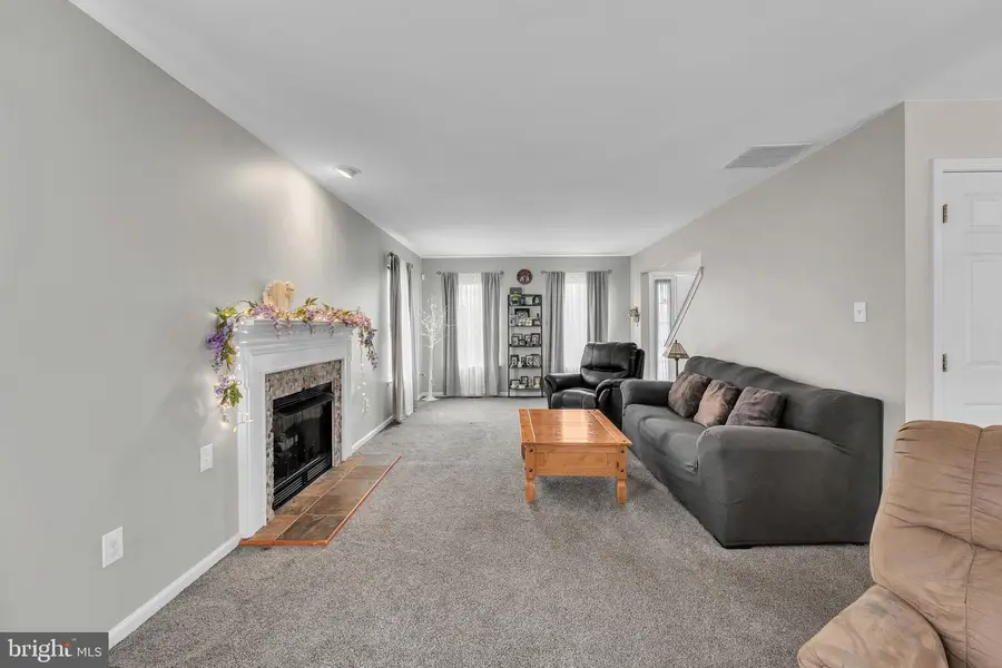 1105 Lafayette St, Williamstown, NJ 08094 - #3