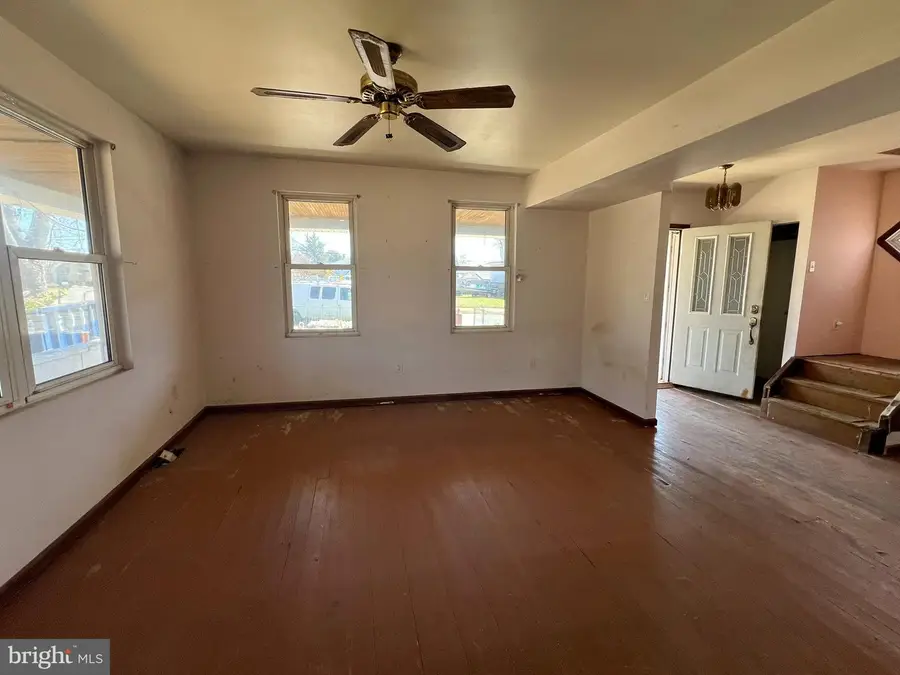 409 N Grand Ave, National Park, NJ 08063 - #3