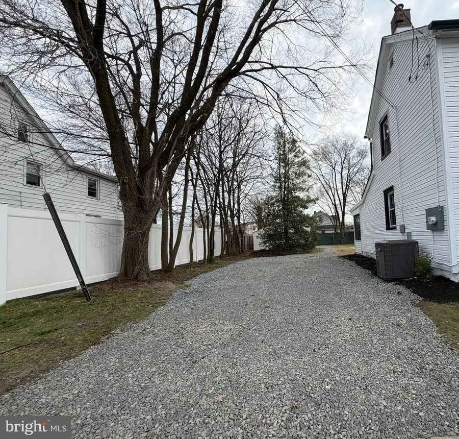 622 W Broad St, Gibbstown, NJ 08027 - #2