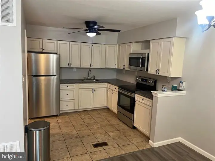 11 Kent Pl, Sewell, NJ 08080 - #3