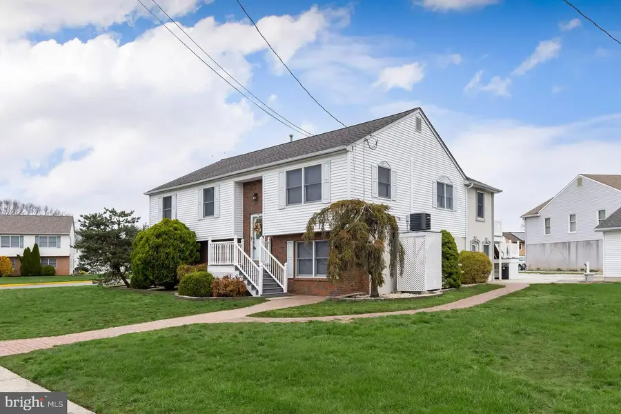 765 Willow Dr, Gibbstown, NJ 08027 - #2