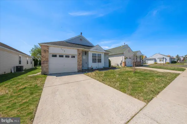 662 Barbados Dr, WILLIAMSTOWN, NJ 08094