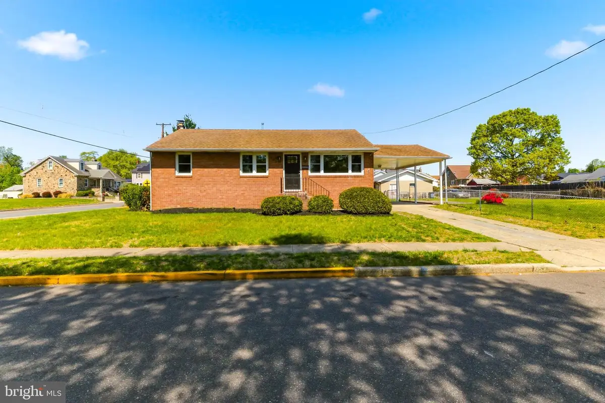 157 S Poplar St, Gibbstown, NJ 08027 - #1