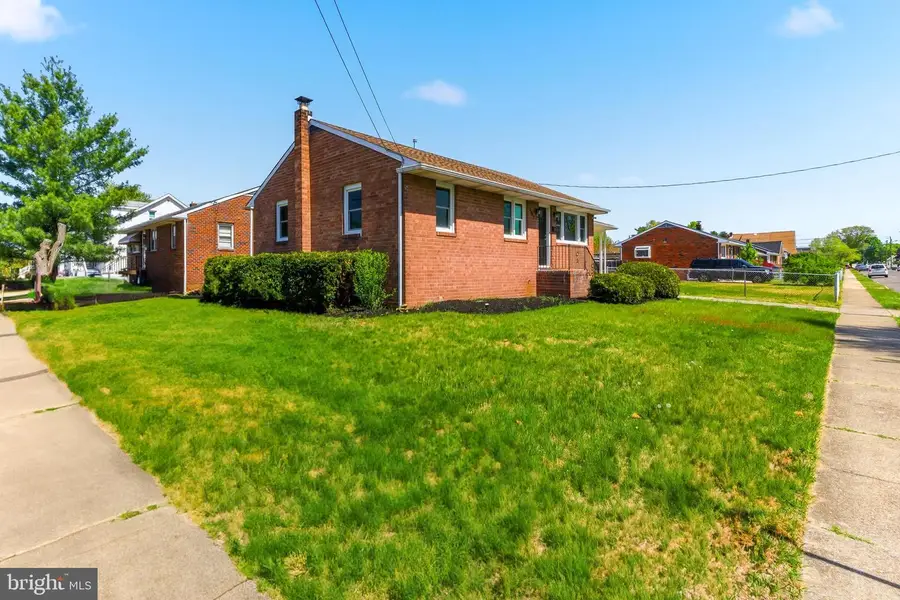 157 S Poplar St, Gibbstown, NJ 08027 - #2