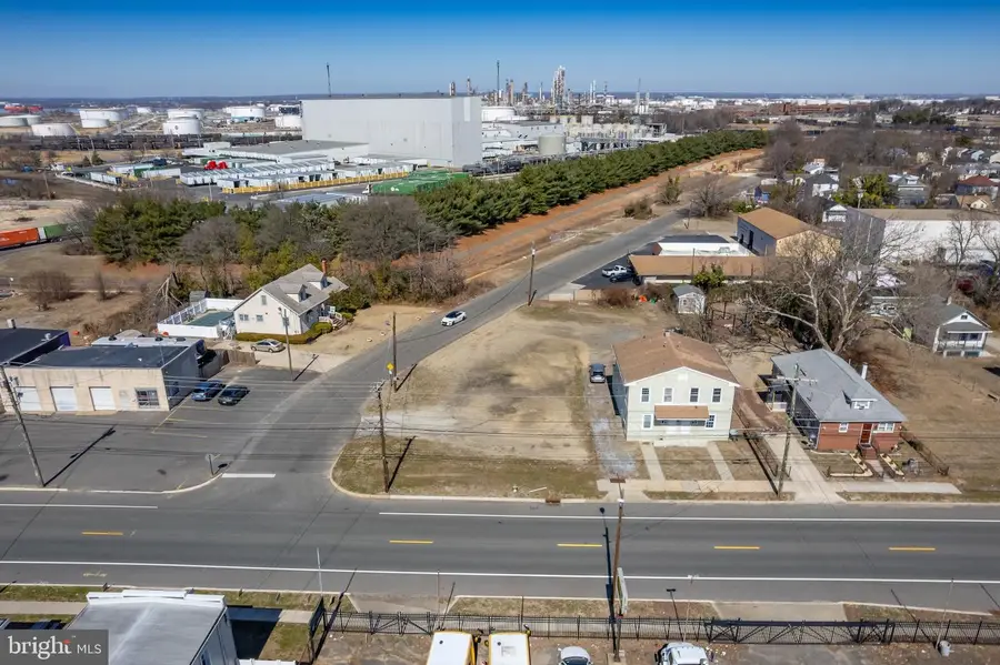 459 W Broad St, Paulsboro, NJ 08066 - #3