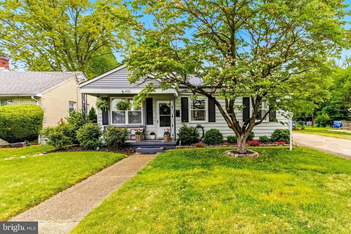 410 W Red Bank Ave, West Deptford, NJ 08096 - #1