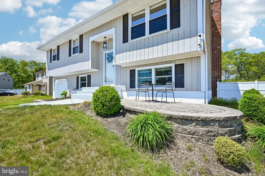205 Wrexham Ct, Woodbury, NJ 08096 - #2
