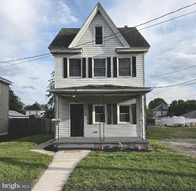 452 W Broad St, Gibbstown, NJ 08027 - #1