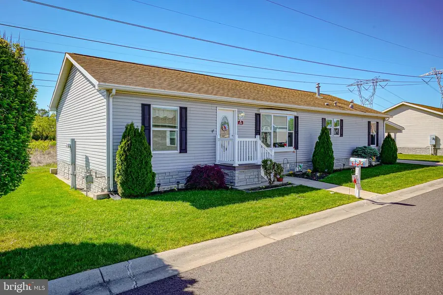 2080 Burlington Cir, Williamstown, NJ 08094 - #2