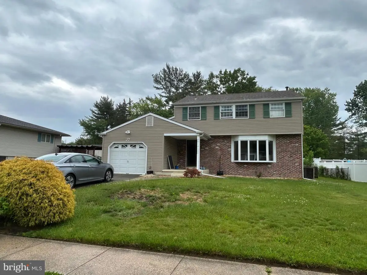 27 Hyannis Ave, Blackwood, NJ 08012 - #1