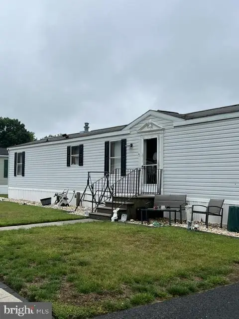 405 Peacock St, Paulsboro, NJ 08066 - #1