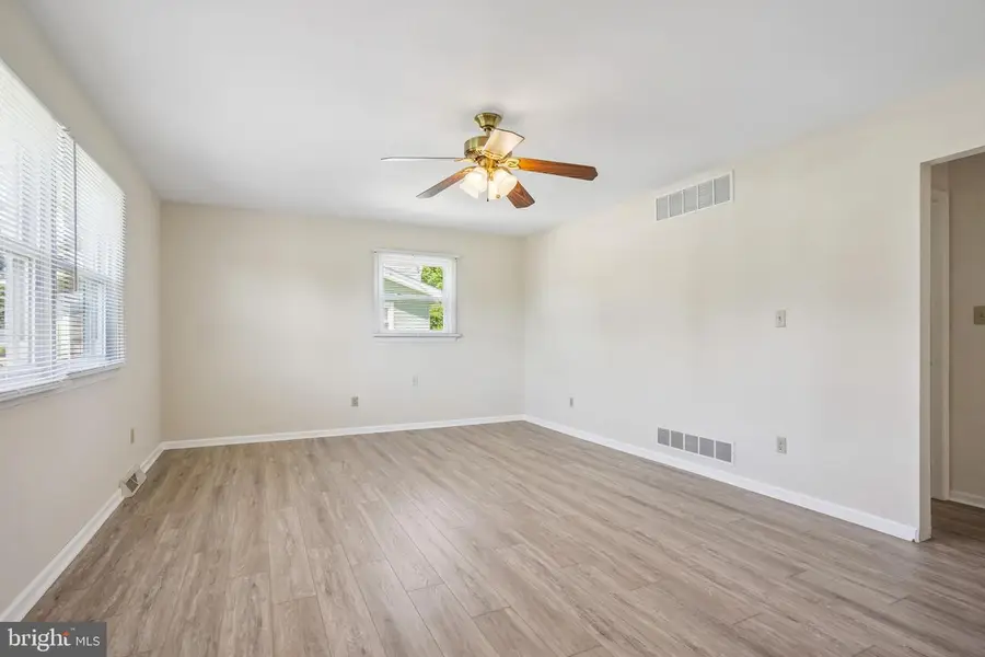 405 E High St, Clayton, NJ 08312 - #2