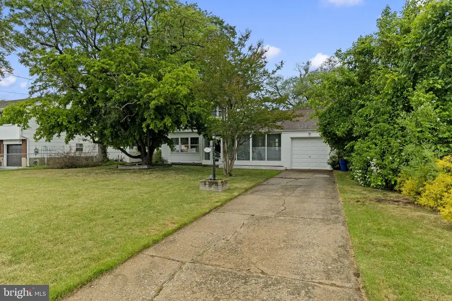 211 Swedesboro Ave, Gibbstown, NJ 08027 - #3