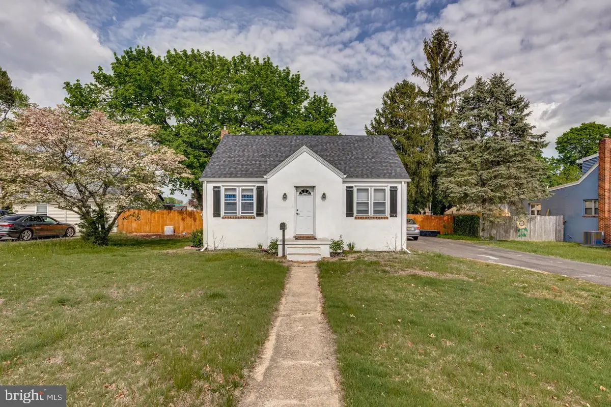 319 Pine St, Williamstown, NJ 08094 - #1