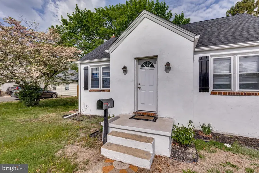 319 Pine St, Williamstown, NJ 08094 - #3