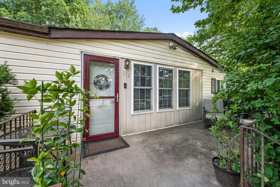 212 Karen Dr, Williamstown, NJ 08094 - #3