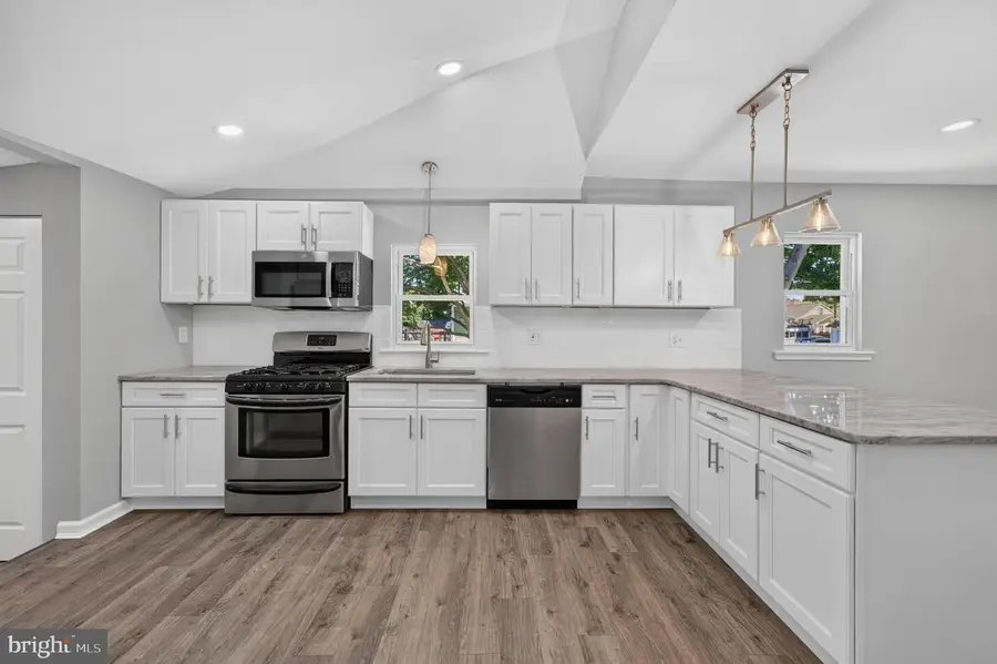 27 S Market St, Gibbstown, NJ 08027 - #3