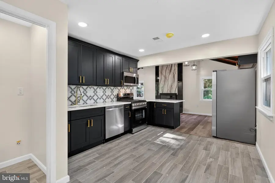 306 May Ct, West Deptford, NJ 08096 - #2