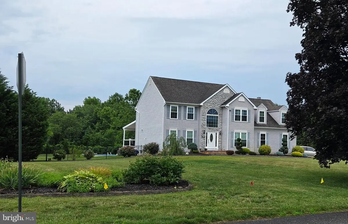 106 Kirschling Dr, Swedesboro, NJ 08085 - #1