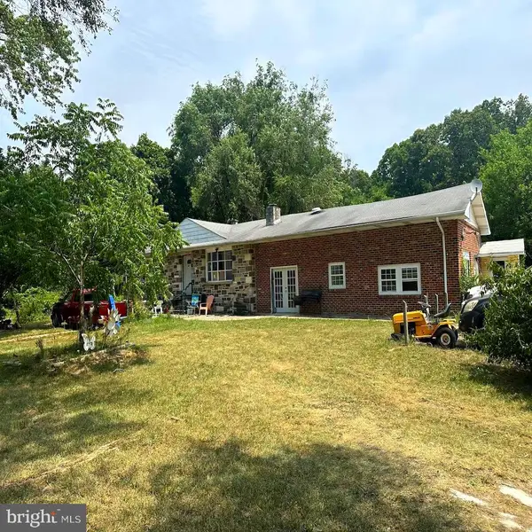 2442 S Black Horse Pike, WILLIAMSTOWN, NJ 08094
