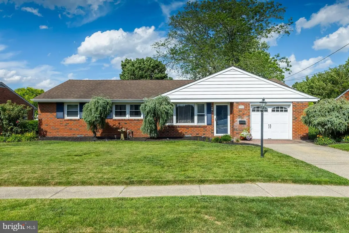 112 Carson Ave, Gibbstown, NJ 08027 - #1