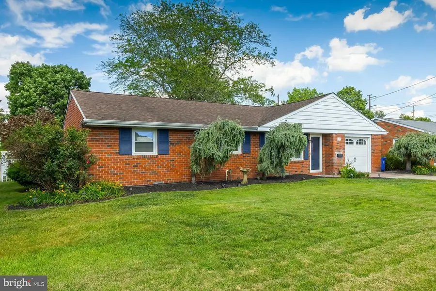 112 Carson Ave, Gibbstown, NJ 08027 - #2