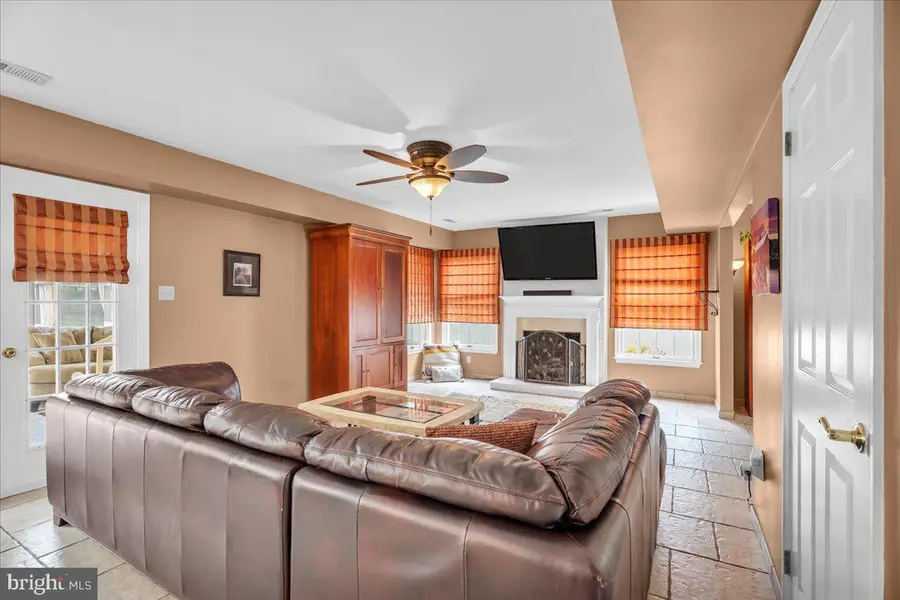 27 Spring Mill Dr, Sewell, NJ 08080 - #3