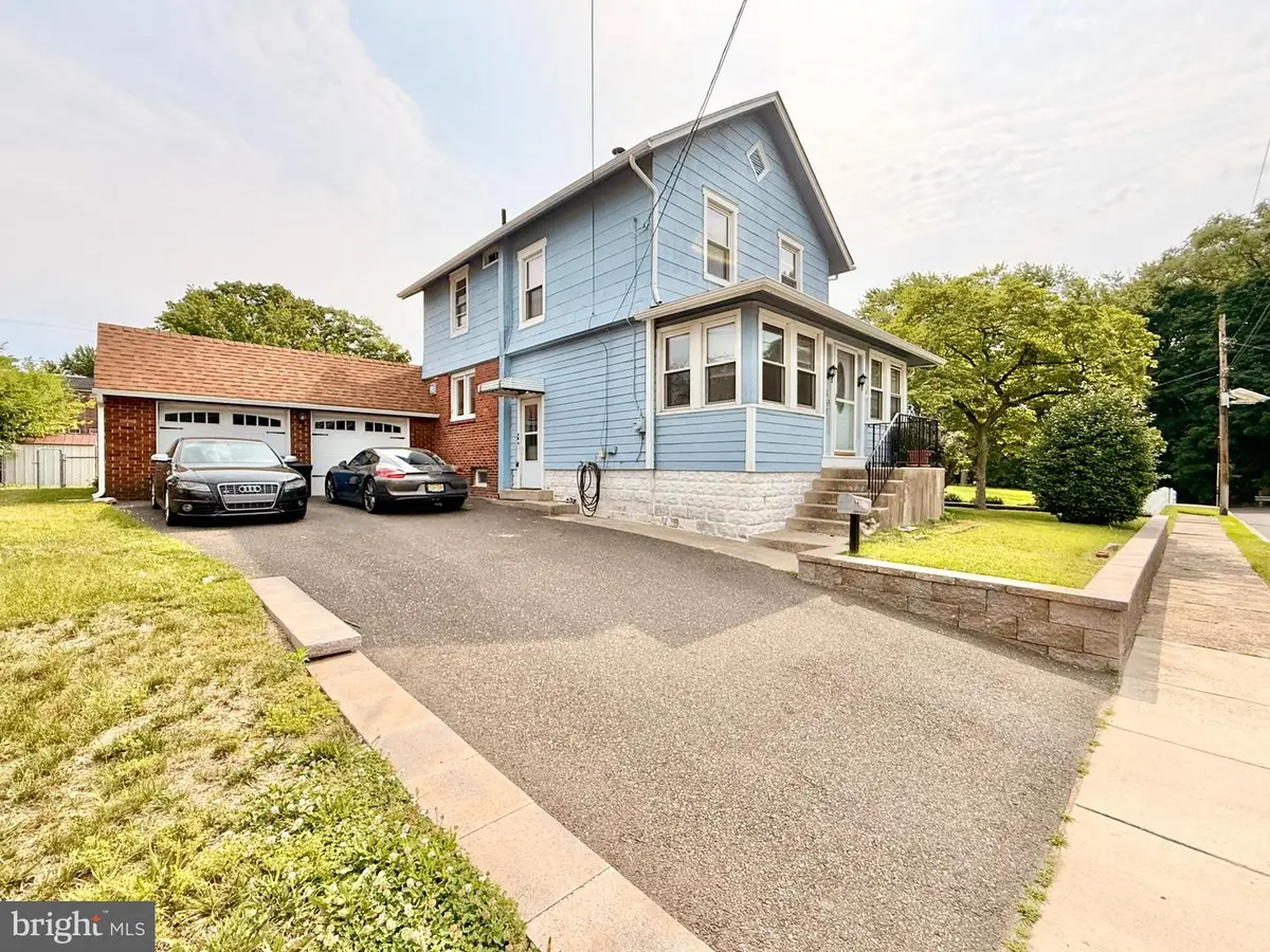 157 Walnut St, Westville, NJ 08093 - #1